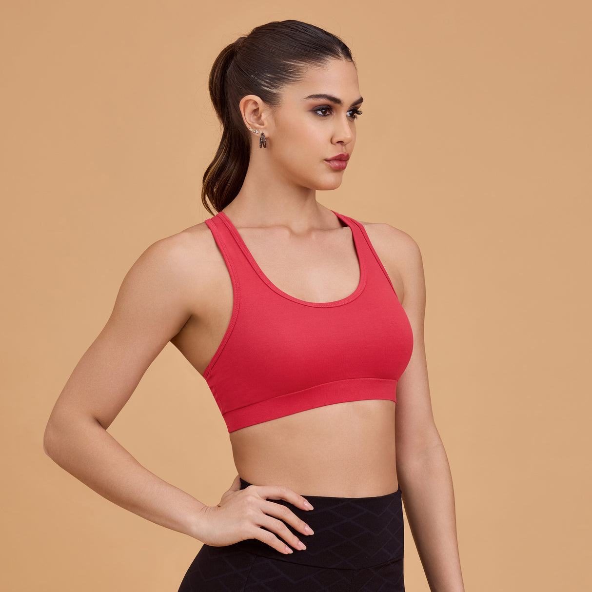 Medium Impact Racerback Sports Bra – Seamless, Breathable, Supportive SQ1028