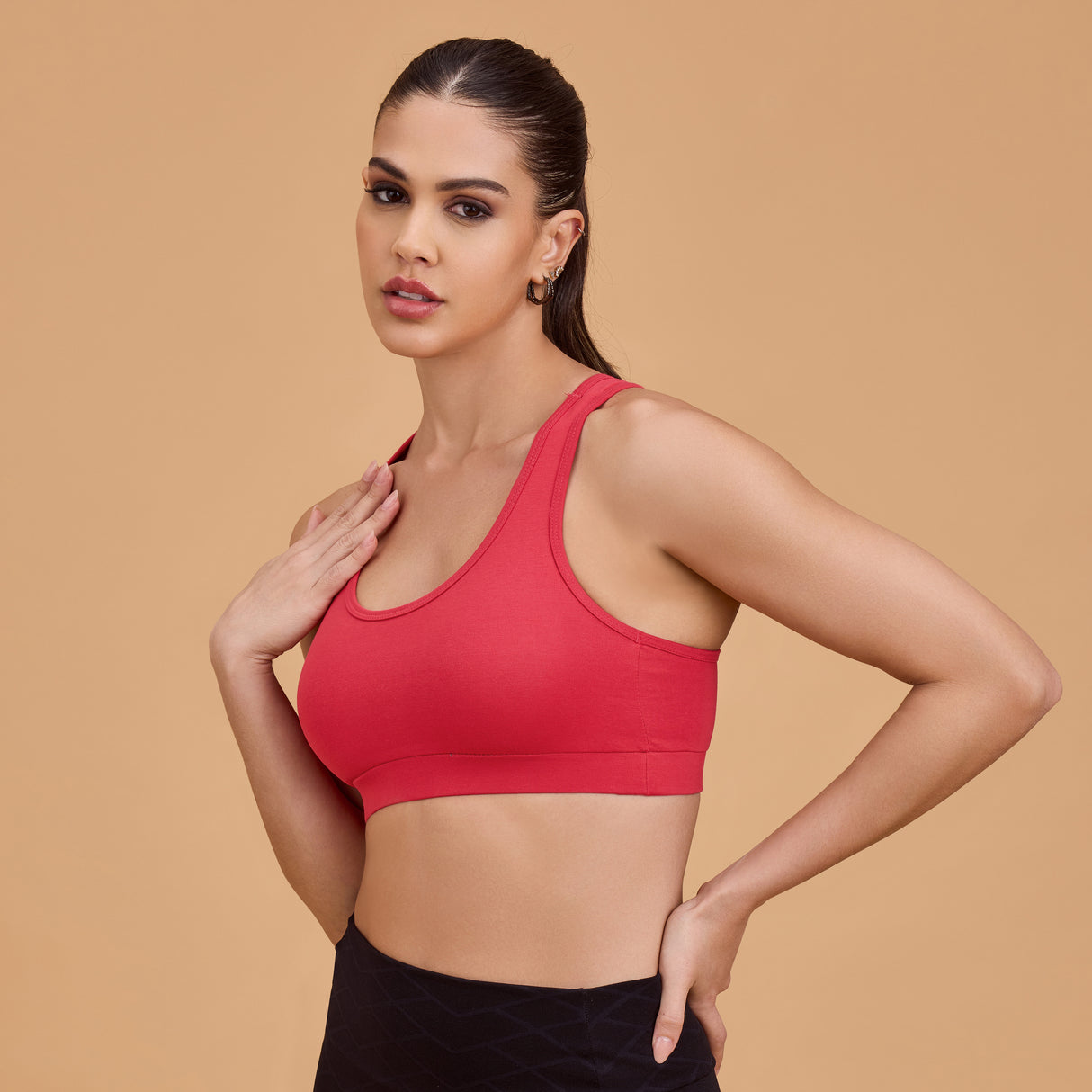 Medium Impact Racerback Sports Bra – Seamless, Breathable, Supportive SQ1028