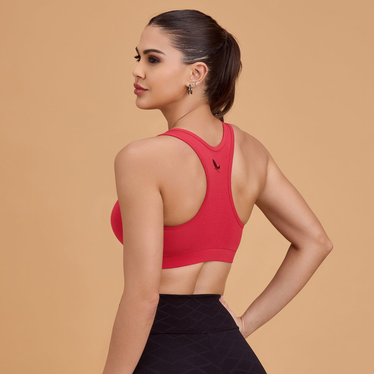 Medium Impact Racerback Sports Bra – Seamless, Breathable, Supportive SQ1028