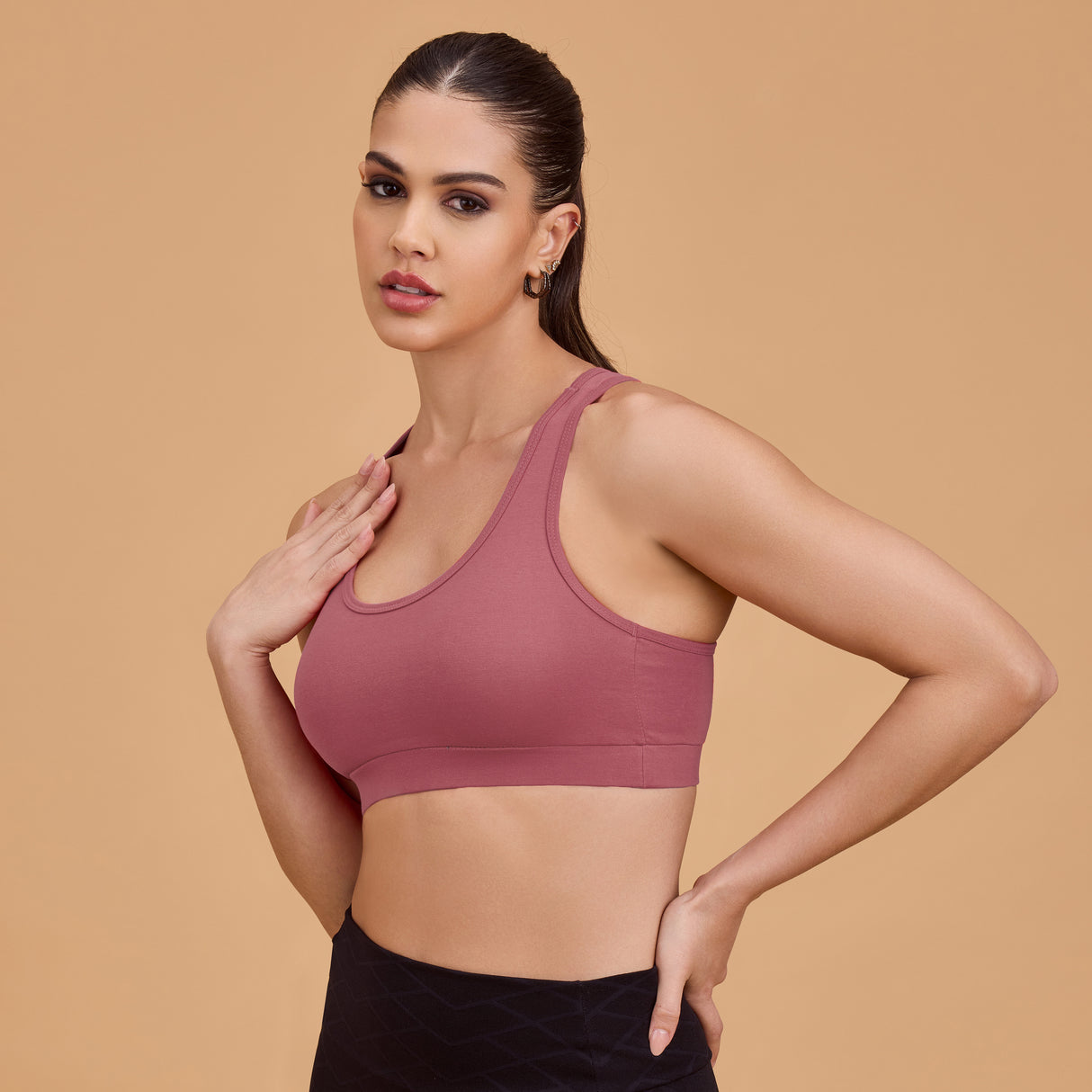 Medium Impact Racerback Sports Bra – Seamless, Breathable, Supportive SQ1028