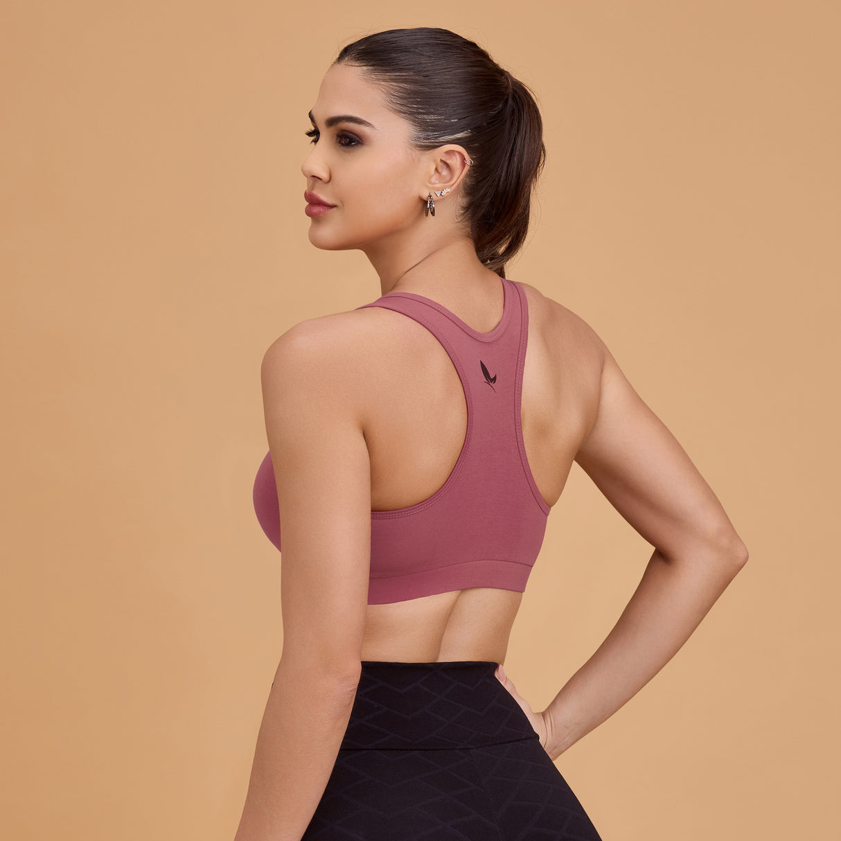 Medium Impact Racerback Sports Bra – Seamless, Breathable, Supportive SQ1028