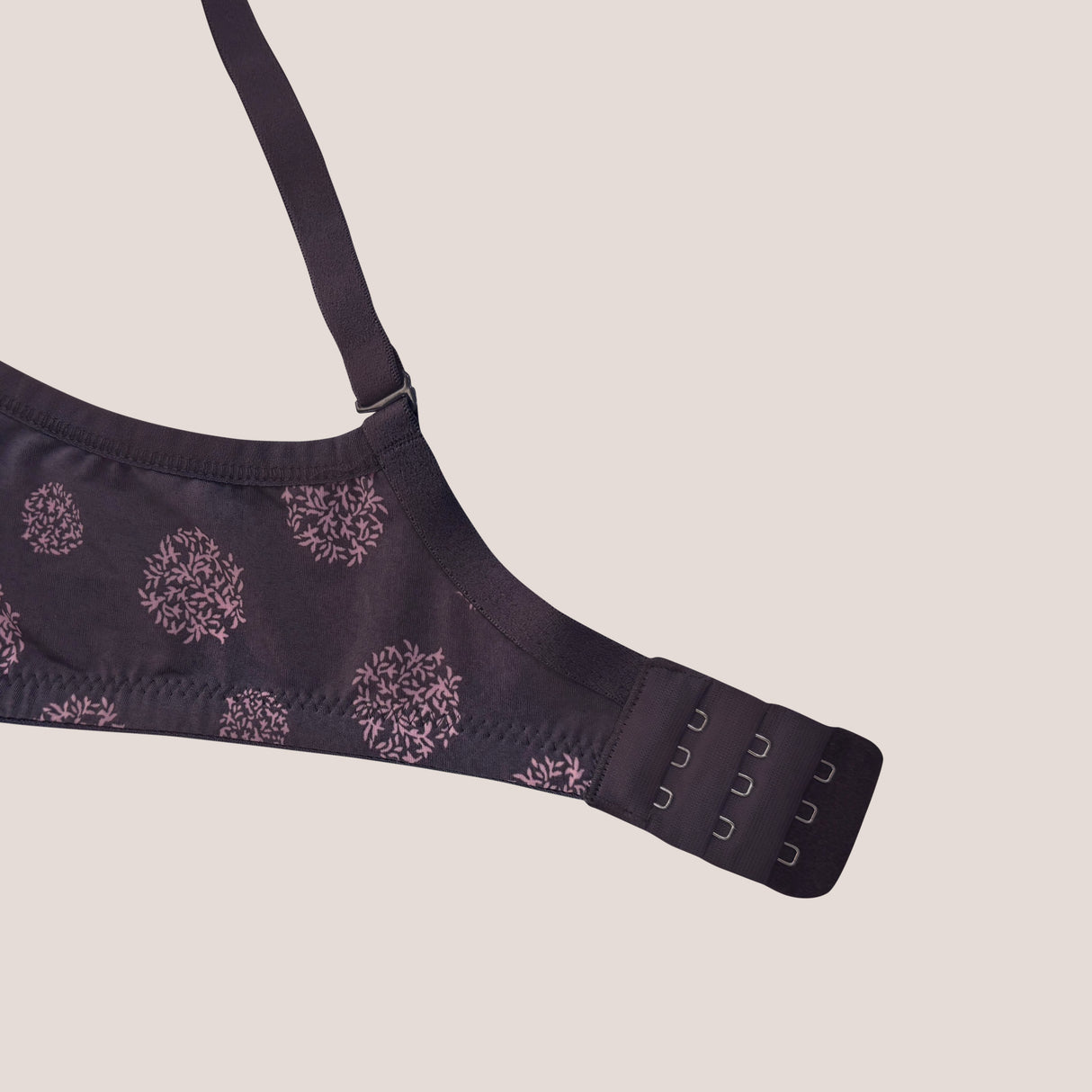 Detachable Strap Padded Bra for Versatile Styling & All-Day Comfort NQ4009