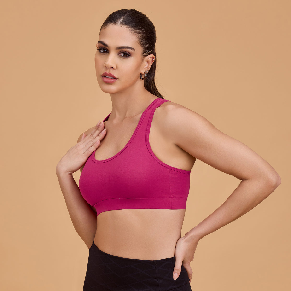 Medium Impact Racerback Sports Bra – Seamless, Breathable, Supportive SQ1028