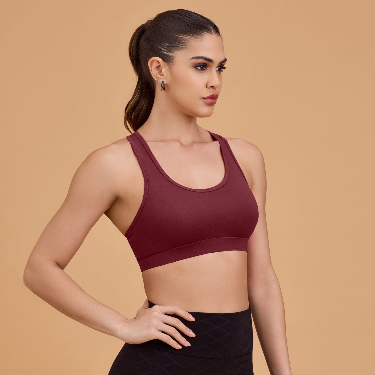 Medium Impact Racerback Sports Bra – Seamless, Breathable, Supportive SQ1028