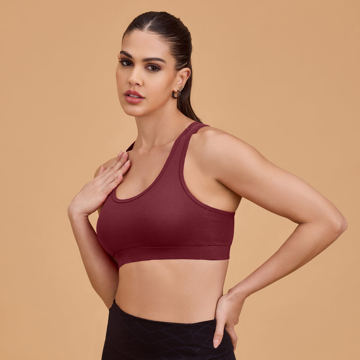 Medium Impact Racerback Sports Bra – Seamless, Breathable, Supportive SQ1028