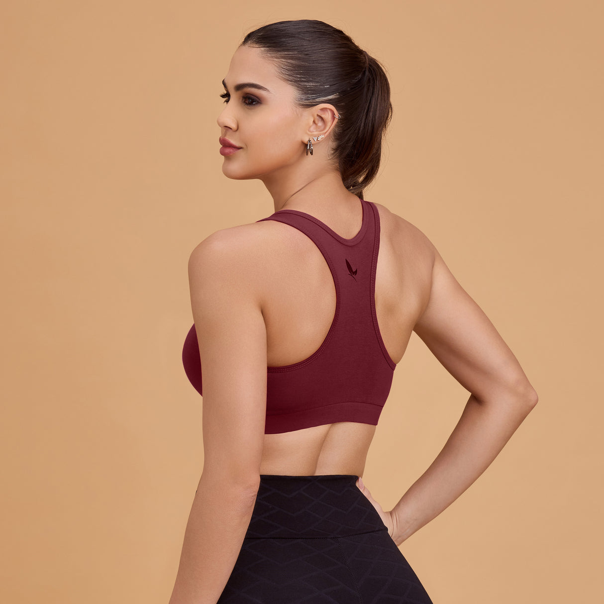 Medium Impact Racerback Sports Bra – Seamless, Breathable, Supportive SQ1028