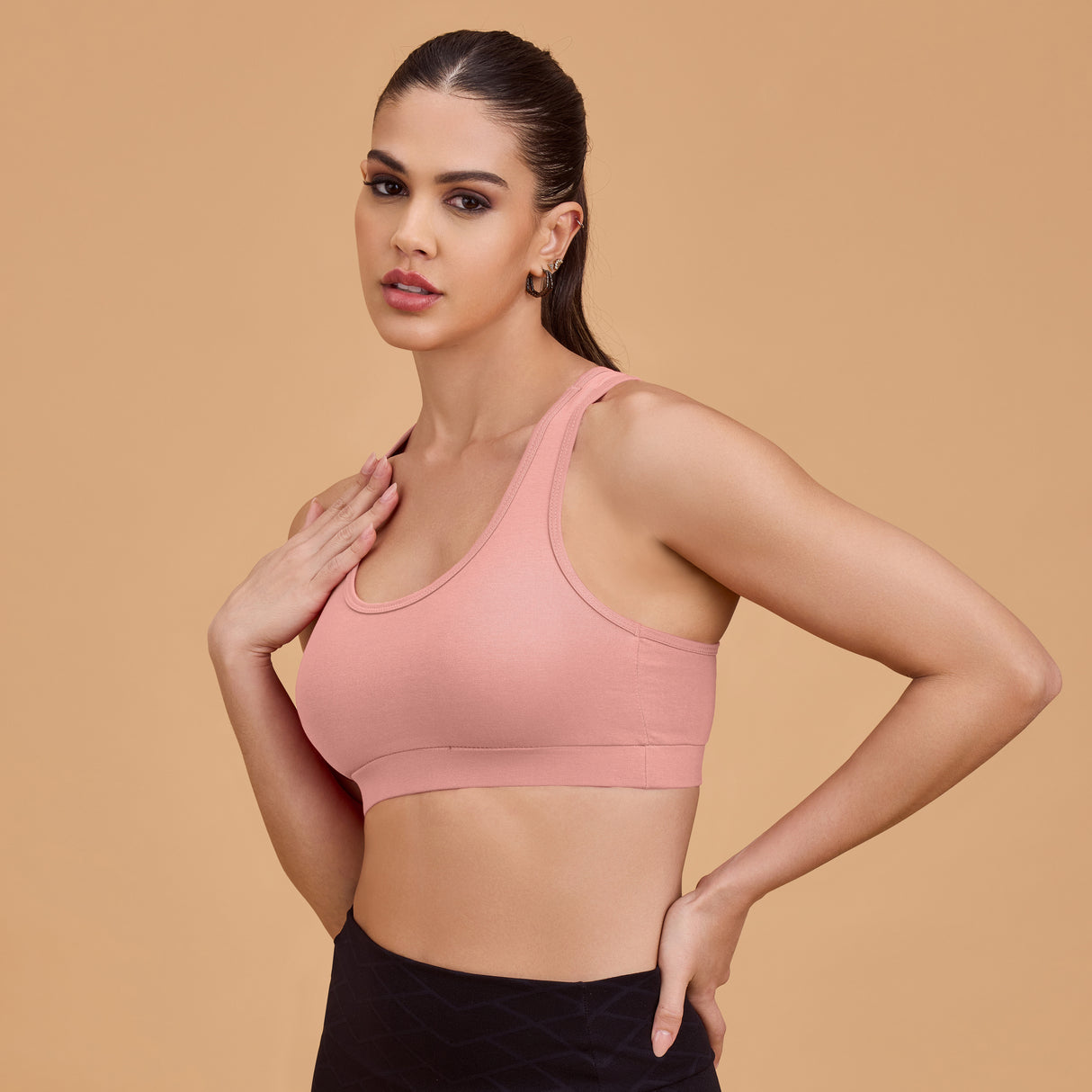 Medium Impact Racerback Sports Bra – Seamless, Breathable, Supportive SQ1028