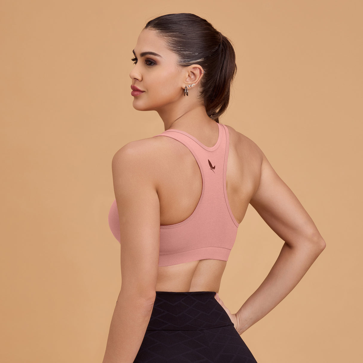 Medium Impact Racerback Sports Bra – Seamless, Breathable, Supportive SQ1028