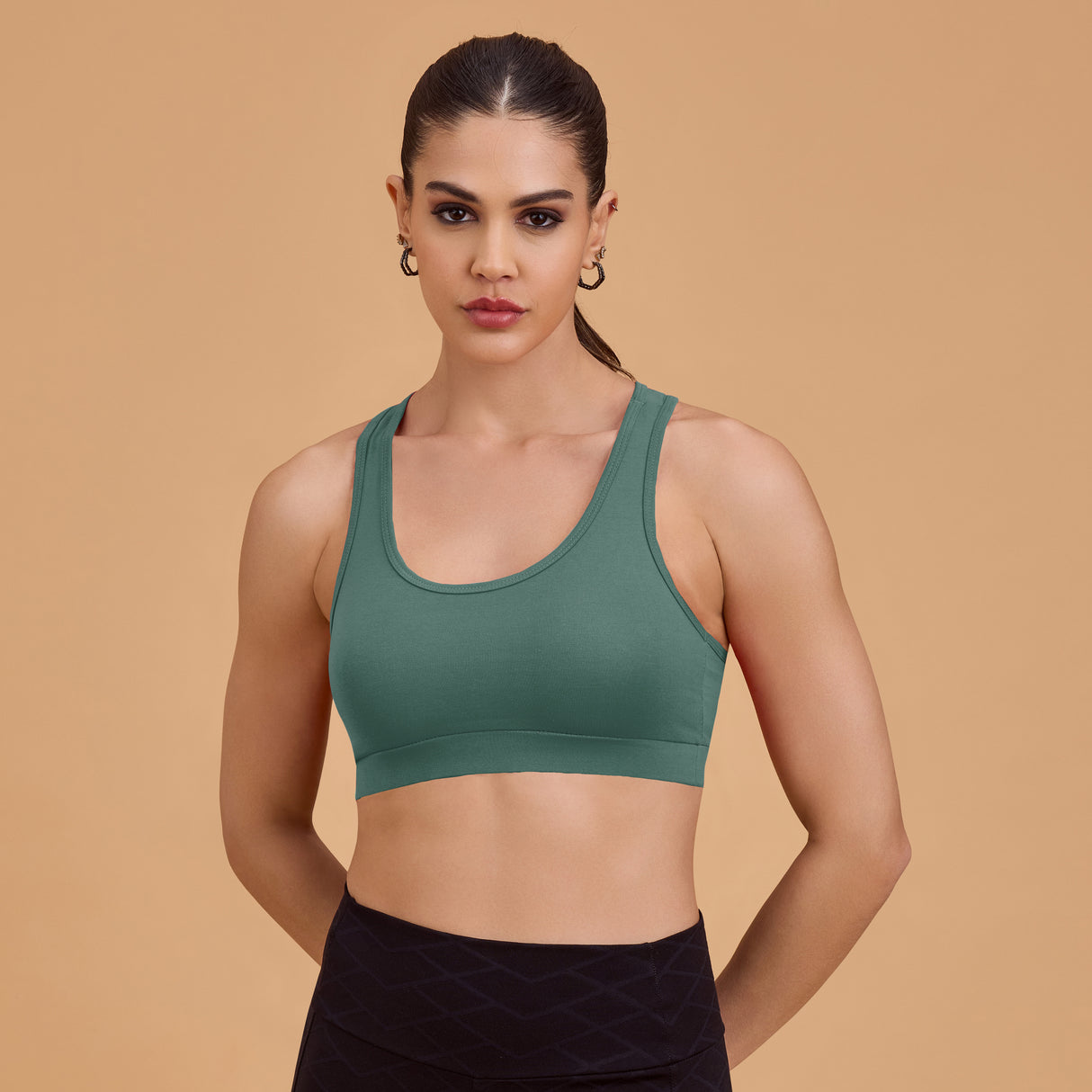 Medium Impact Racerback Sports Bra – Seamless, Breathable, Supportive SQ1028