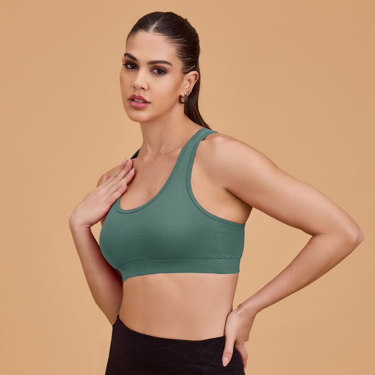 Medium Impact Racerback Sports Bra – Seamless, Breathable, Supportive SQ1028