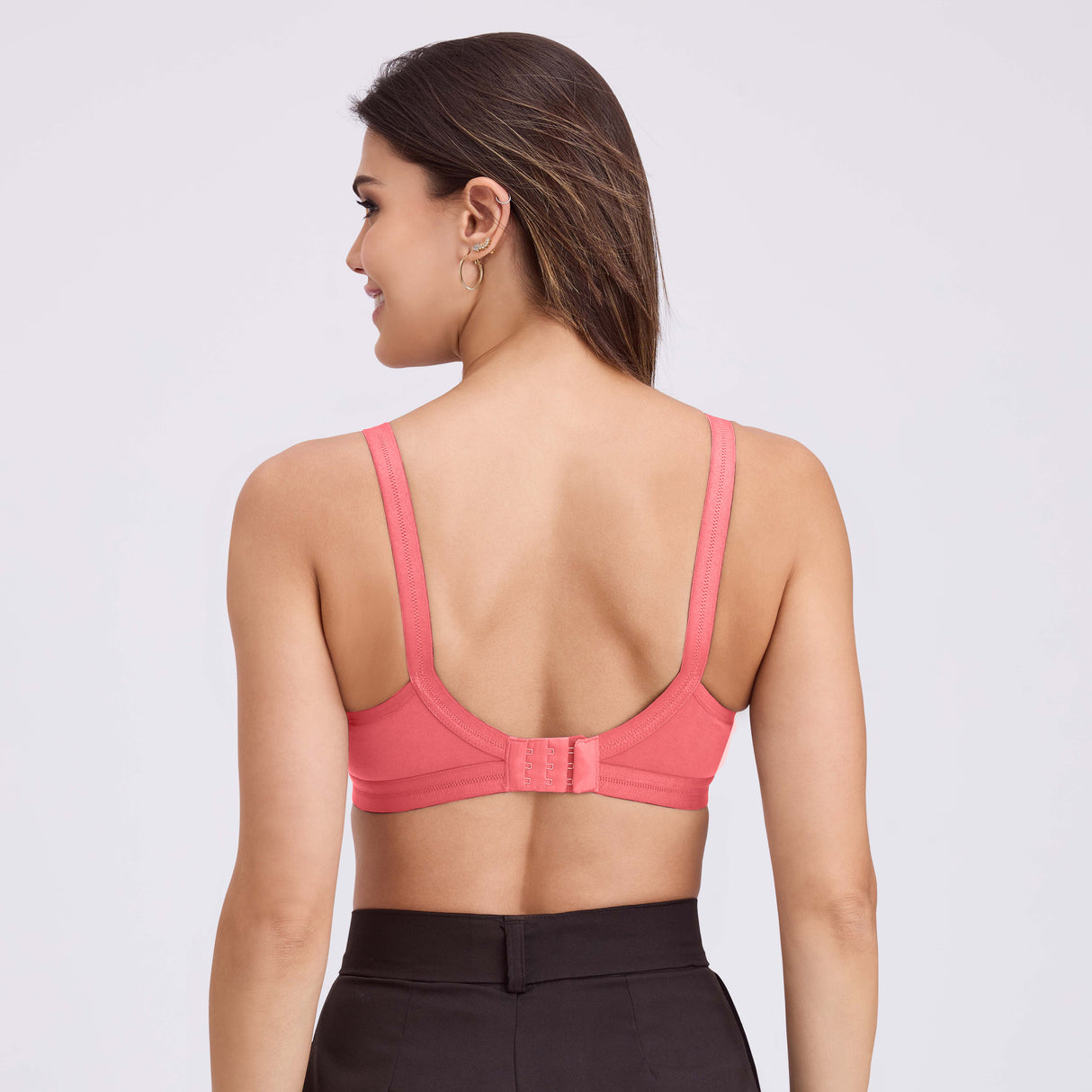 Seamless Cross Design D Cup Bra – Full Coverage, Supportive Fit MQ3046